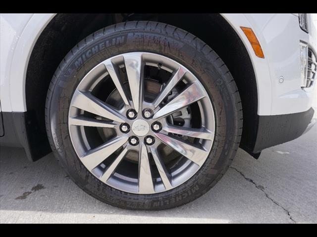 new 2025 Cadillac XT5 car, priced at $56,890