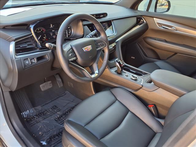 used 2025 Cadillac XT6 car, priced at $42,749