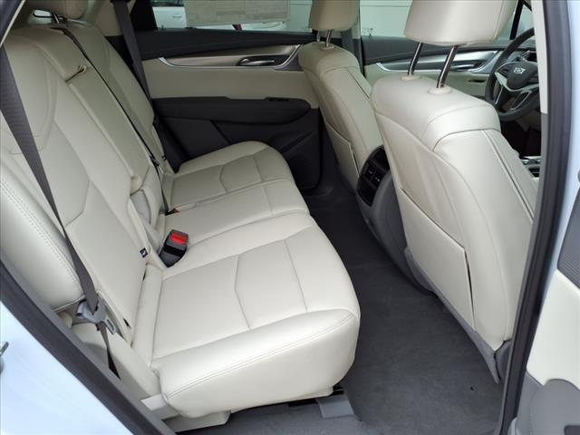 new 2025 Cadillac XT5 car, priced at $56,790
