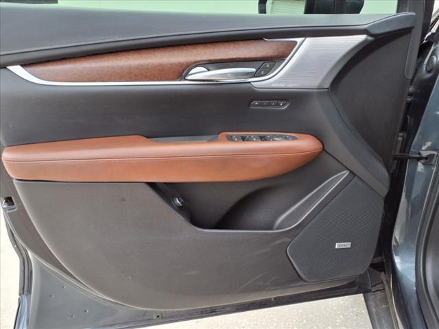 used 2021 Cadillac XT5 car, priced at $30,300