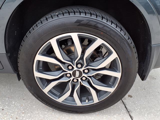 used 2021 Cadillac XT5 car, priced at $30,300