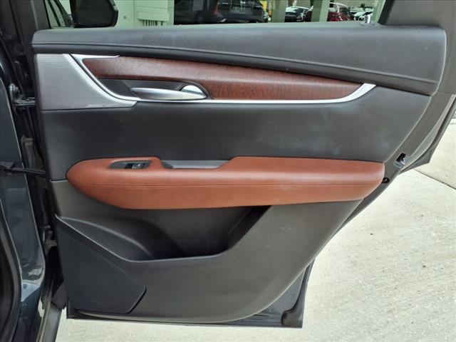 used 2021 Cadillac XT5 car, priced at $30,300