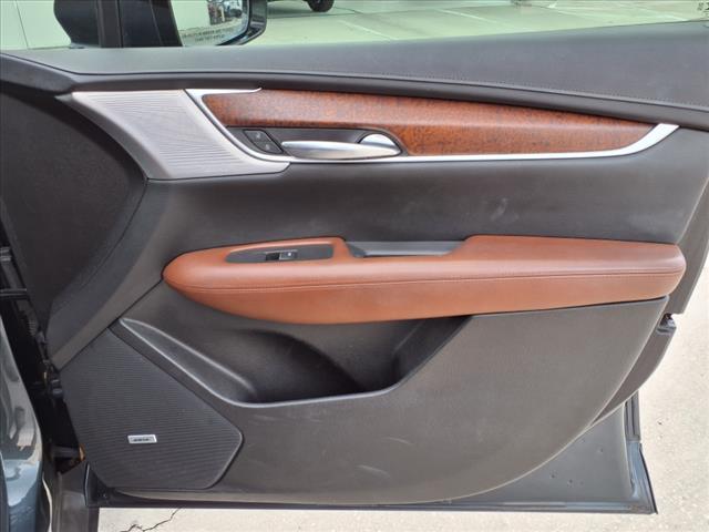 used 2021 Cadillac XT5 car, priced at $30,300