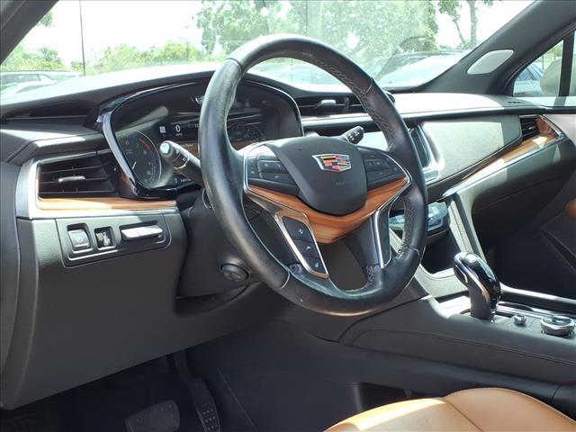 used 2022 Cadillac XT5 car, priced at $34,031