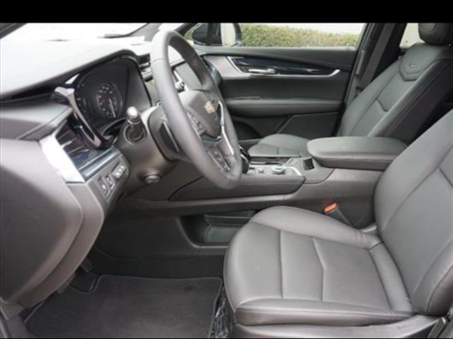 new 2025 Cadillac XT5 car, priced at $55,490