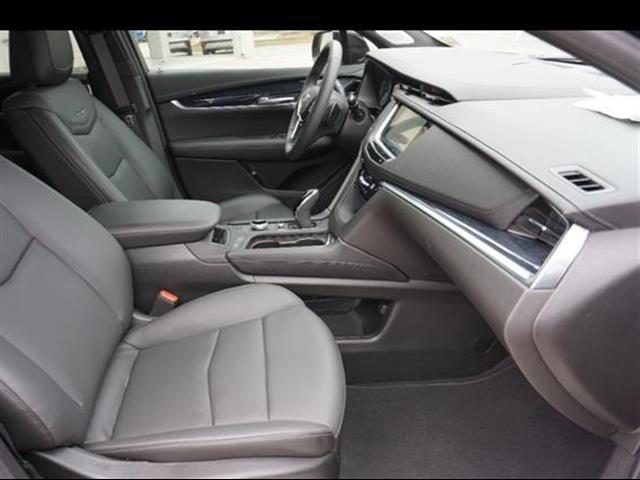 new 2025 Cadillac XT5 car, priced at $55,490