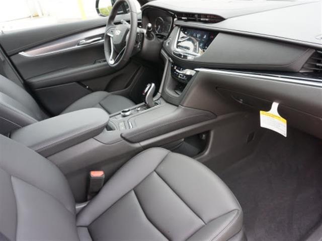 new 2025 Cadillac XT6 car, priced at $51,915