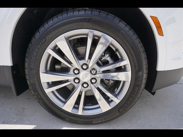 new 2025 Cadillac XT5 car, priced at $53,215