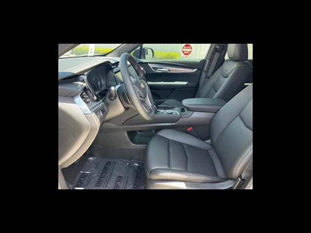 new 2025 Cadillac XT5 car, priced at $47,015