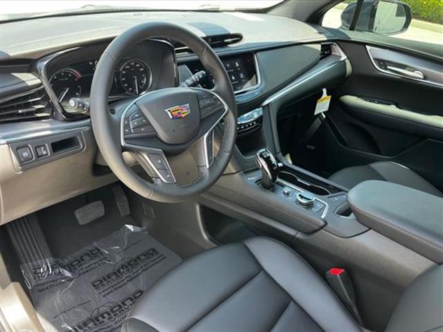 new 2025 Cadillac XT5 car, priced at $46,415