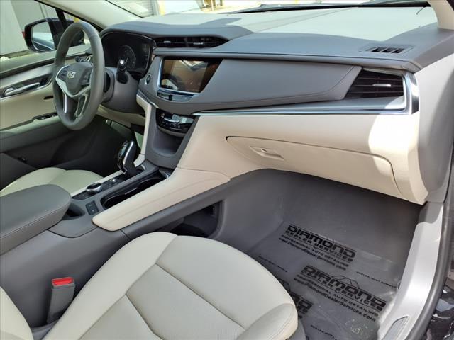 used 2022 Cadillac XT5 car, priced at $32,262