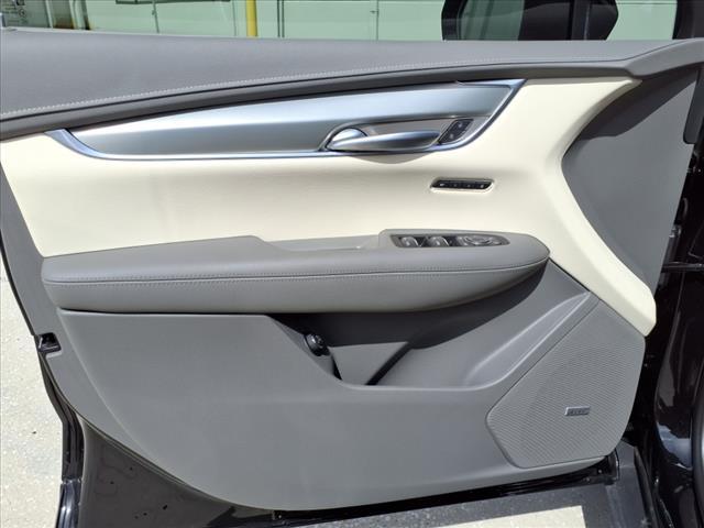used 2022 Cadillac XT5 car, priced at $32,262