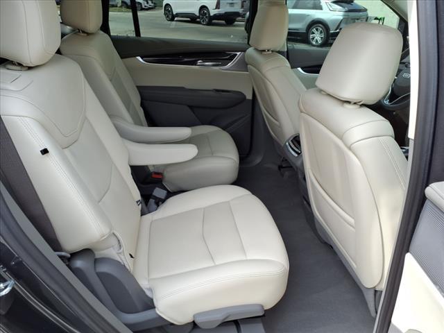 used 2022 Cadillac XT6 car, priced at $33,855