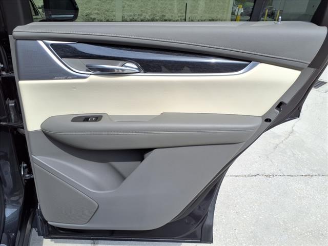 used 2022 Cadillac XT6 car, priced at $33,855