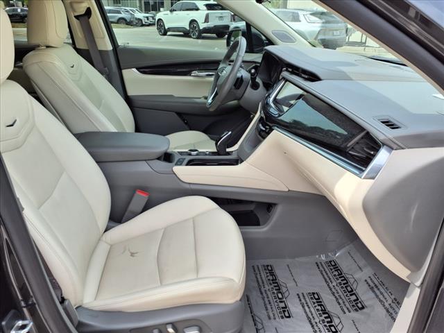 used 2022 Cadillac XT6 car, priced at $33,855