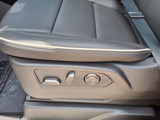 new 2025 Cadillac Escalade ESV car, priced at $115,914