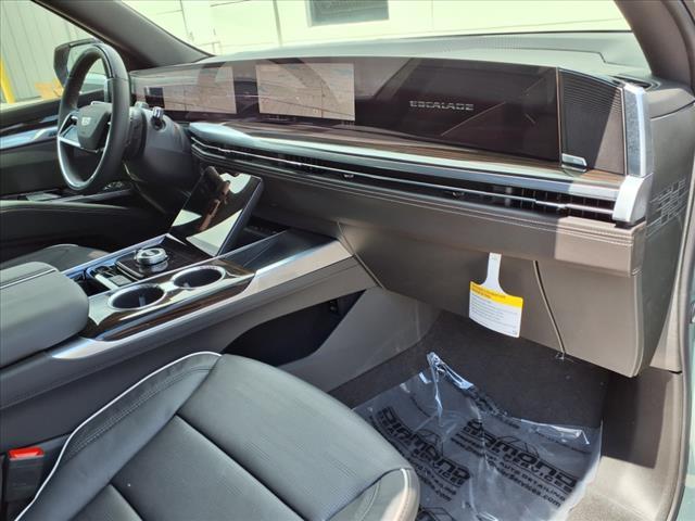 new 2025 Cadillac Escalade ESV car, priced at $115,914