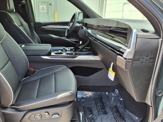 new 2025 Cadillac Escalade ESV car, priced at $115,914