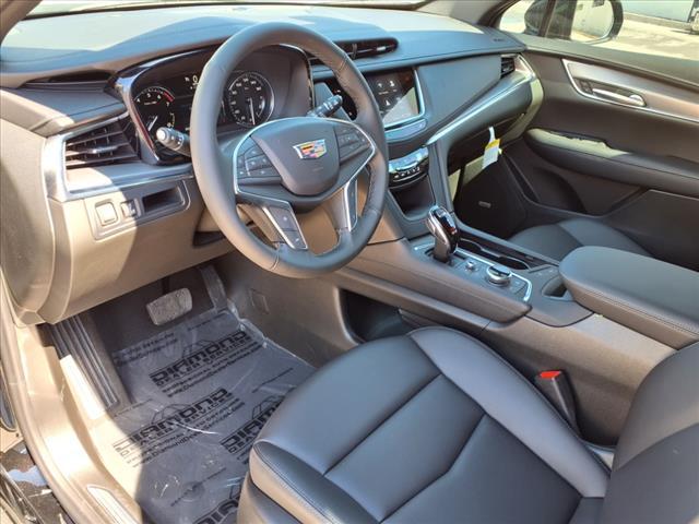 new 2025 Cadillac XT5 car, priced at $48,315