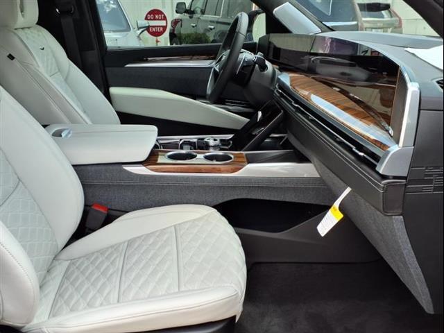 new 2025 Cadillac Escalade ESV car, priced at $131,444