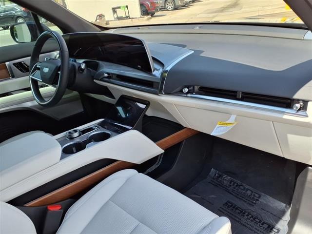 new 2026 Cadillac VISTIQ car, priced at $81,015