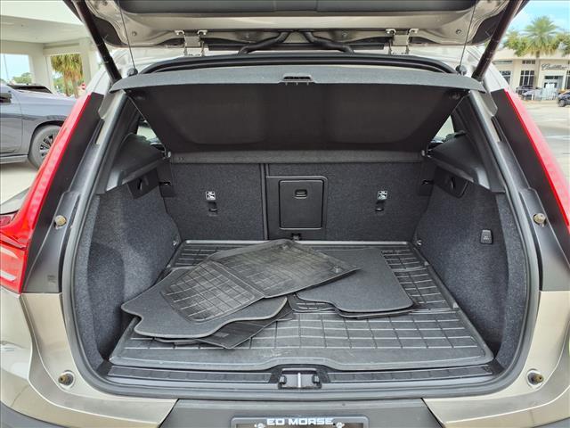 used 2022 Volvo XC40 car, priced at $24,499