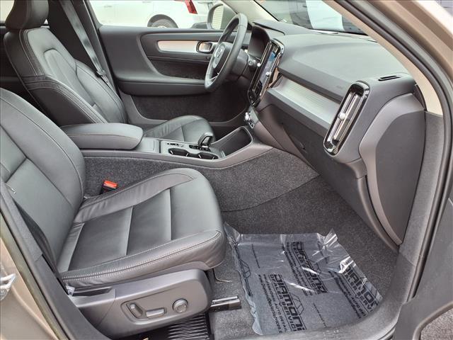 used 2022 Volvo XC40 car, priced at $24,499