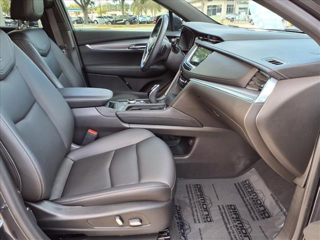 used 2022 Cadillac XT5 car, priced at $27,499