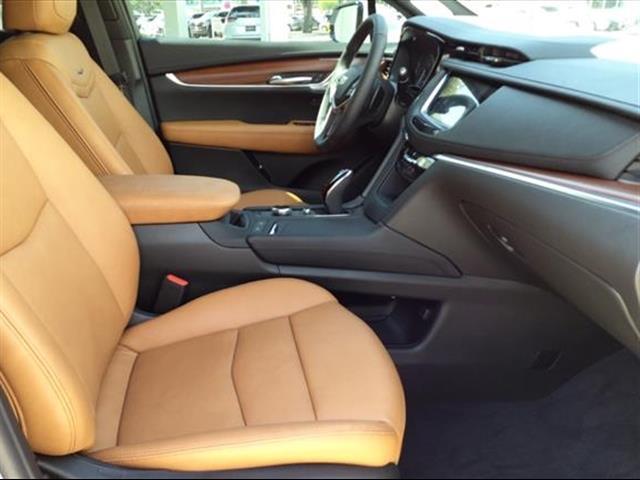 new 2025 Cadillac XT5 car, priced at $55,590