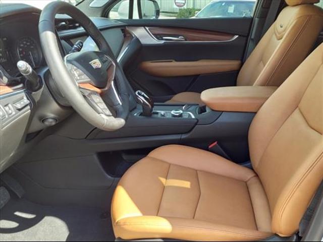 new 2025 Cadillac XT5 car, priced at $55,590