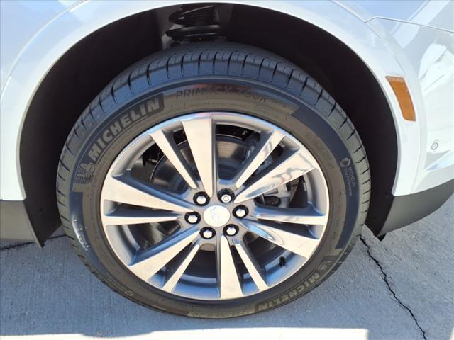 new 2025 Cadillac XT5 car, priced at $58,990