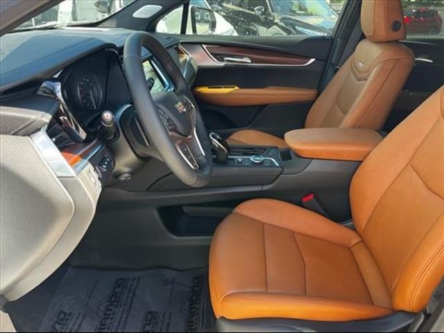 new 2025 Cadillac XT5 car, priced at $58,990