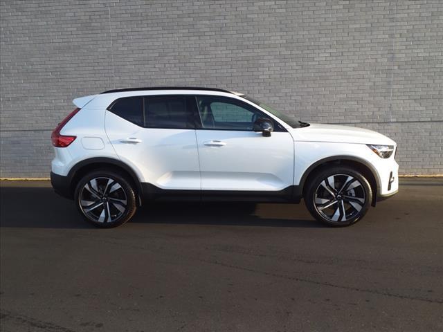 new 2025 Volvo XC40 car, priced at $48,290