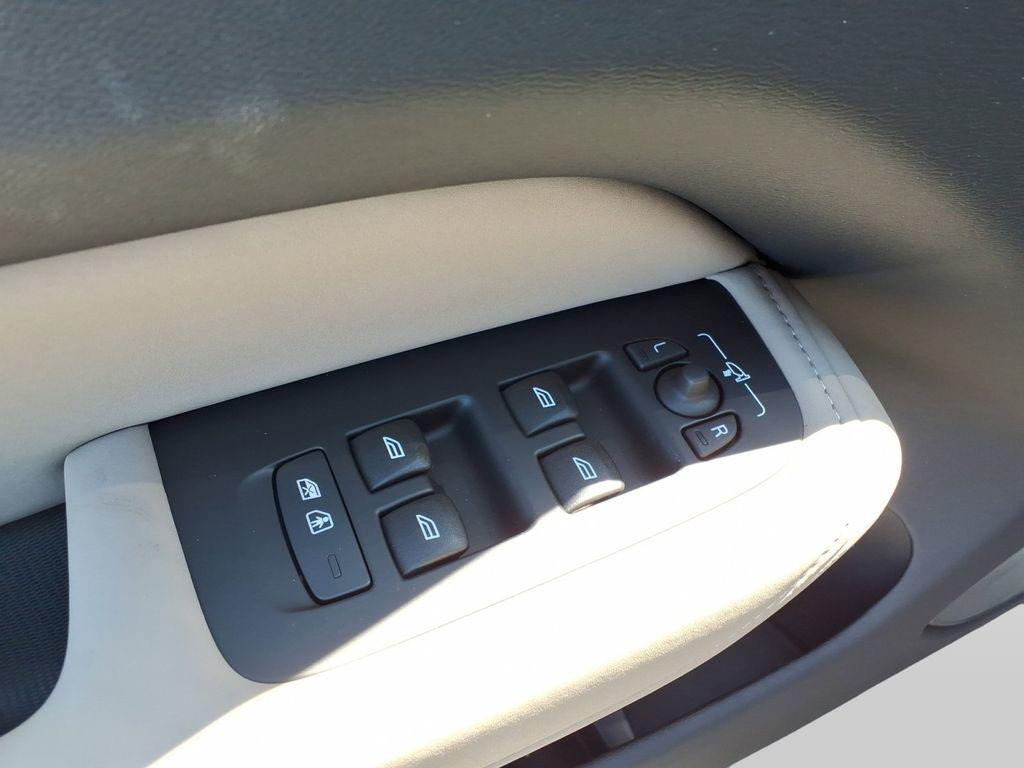 new 2026 Volvo XC60 car, priced at $54,985