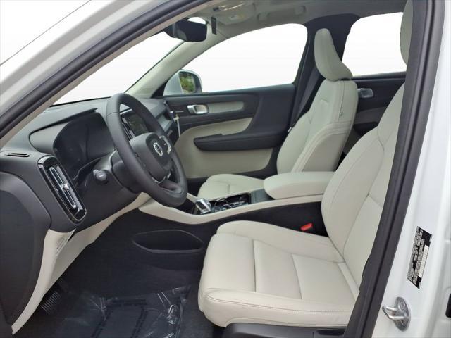 new 2025 Volvo XC40 car, priced at $49,565