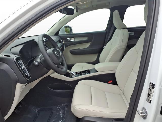 new 2025 Volvo XC40 car, priced at $49,565