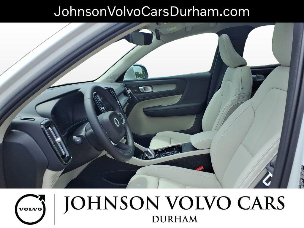 new 2025 Volvo XC40 car, priced at $51,565