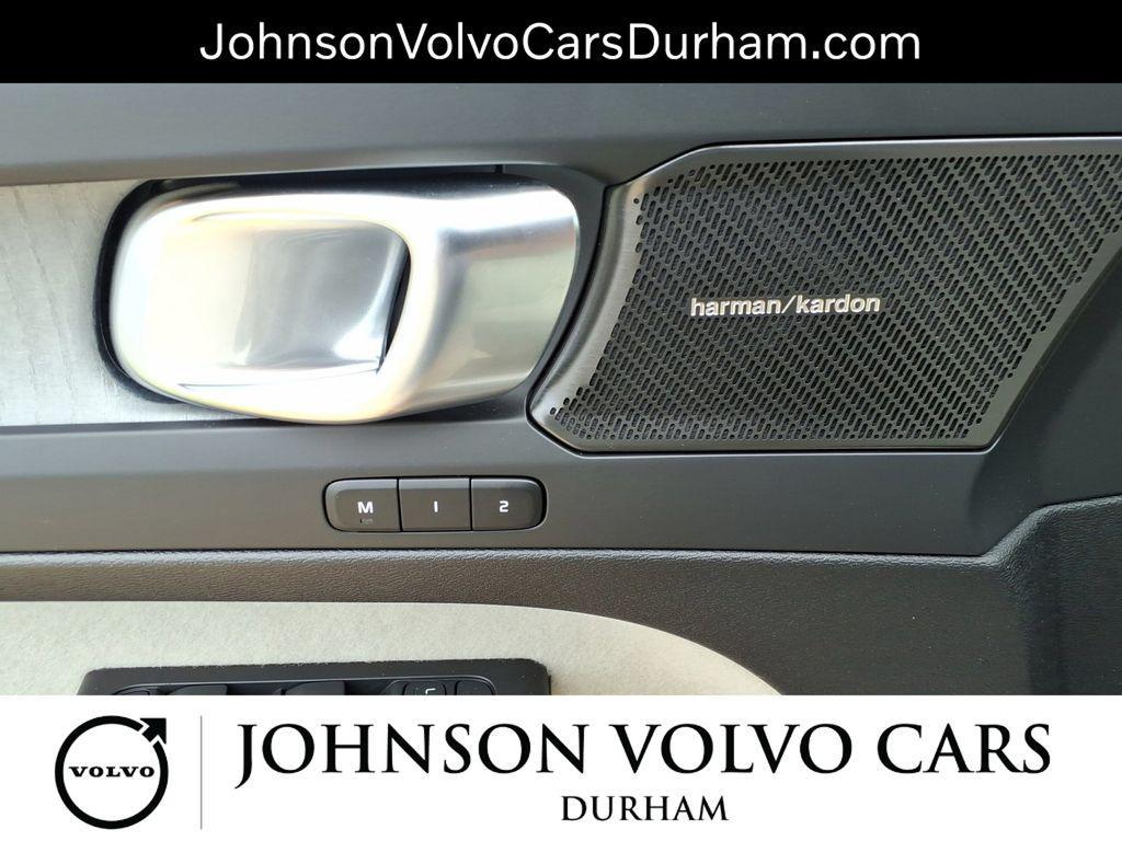 new 2025 Volvo XC40 car, priced at $51,565