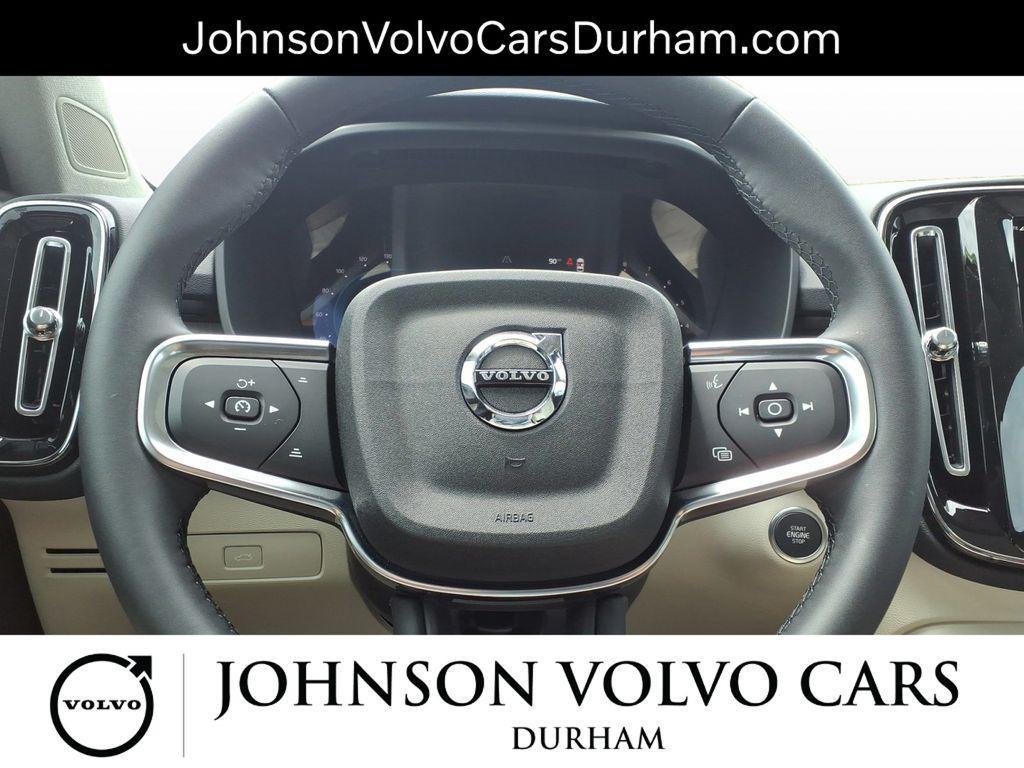 new 2025 Volvo XC40 car, priced at $51,565