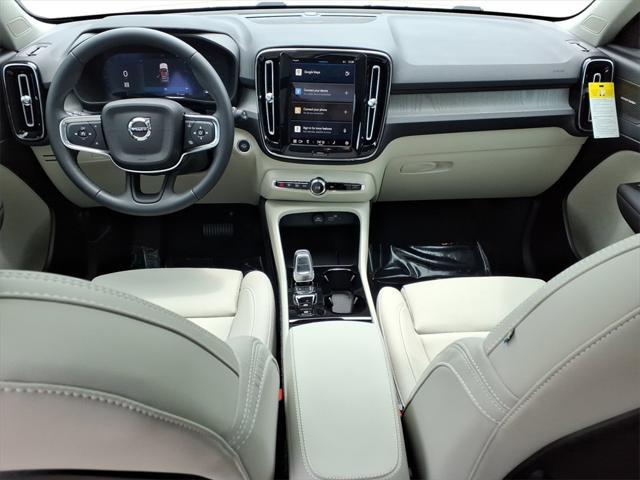 new 2025 Volvo XC40 car, priced at $49,565
