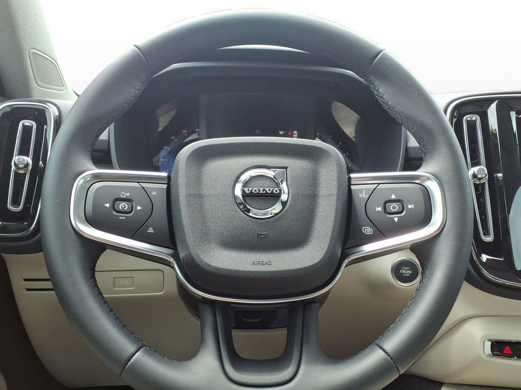 new 2025 Volvo XC40 car, priced at $49,565