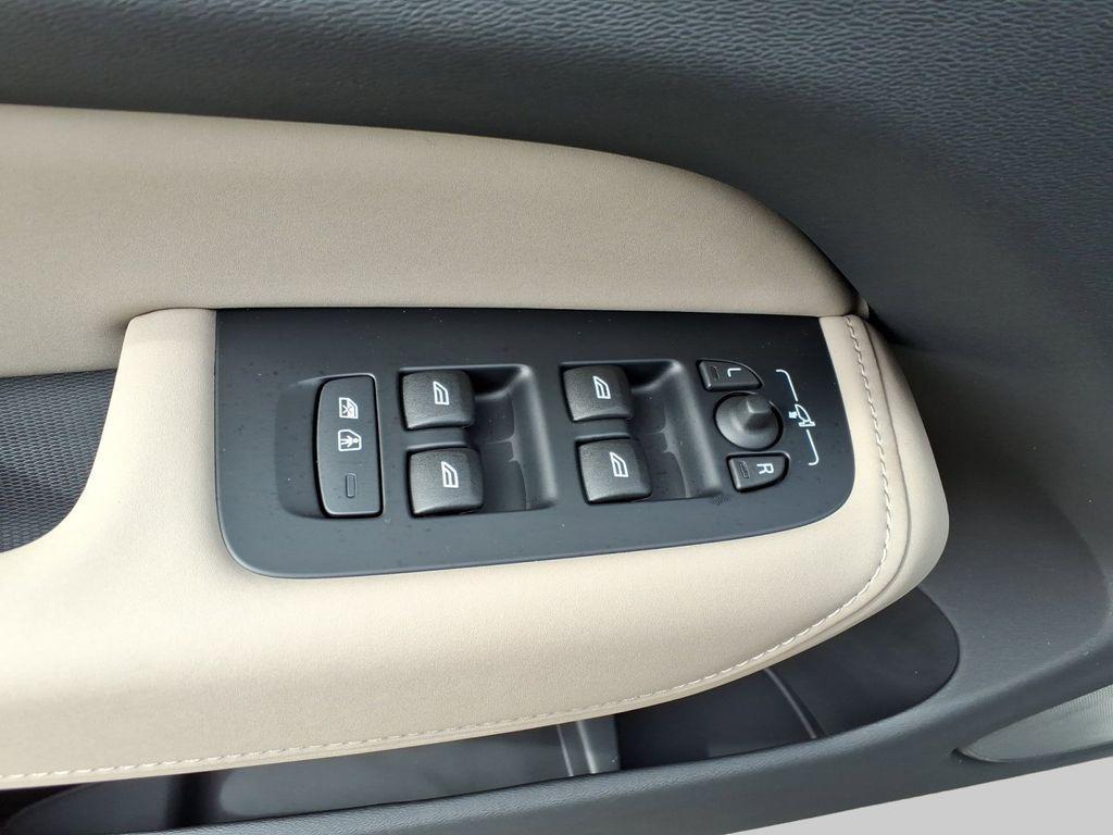 new 2026 Volvo XC60 car, priced at $54,985