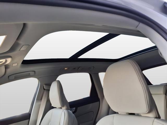 new 2025 Volvo XC60 car, priced at $60,635