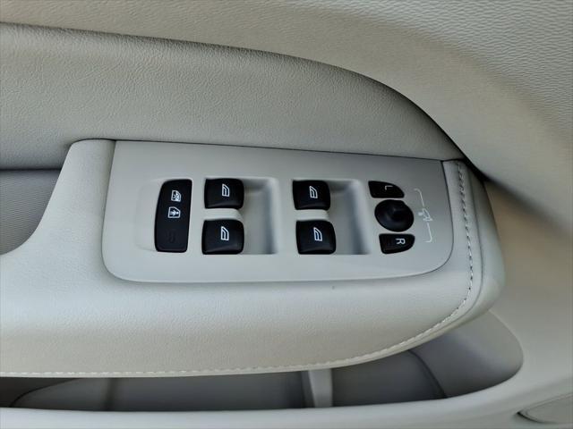 new 2025 Volvo XC60 car, priced at $59,635