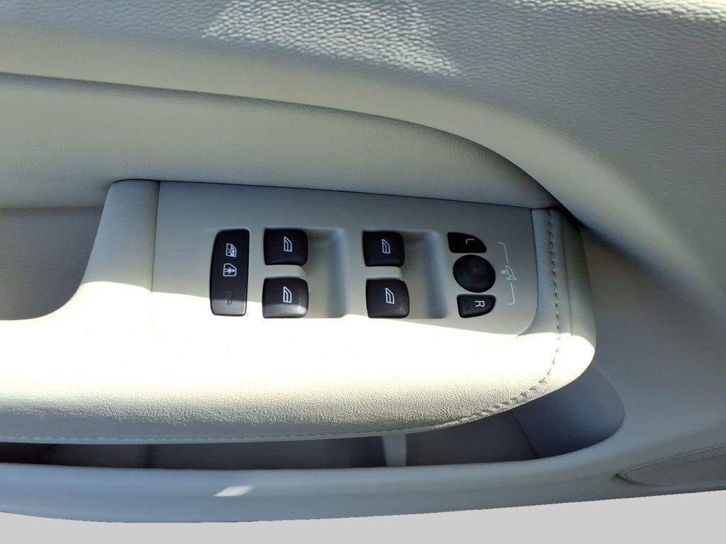 used 2024 Volvo XC60 car, priced at $39,961