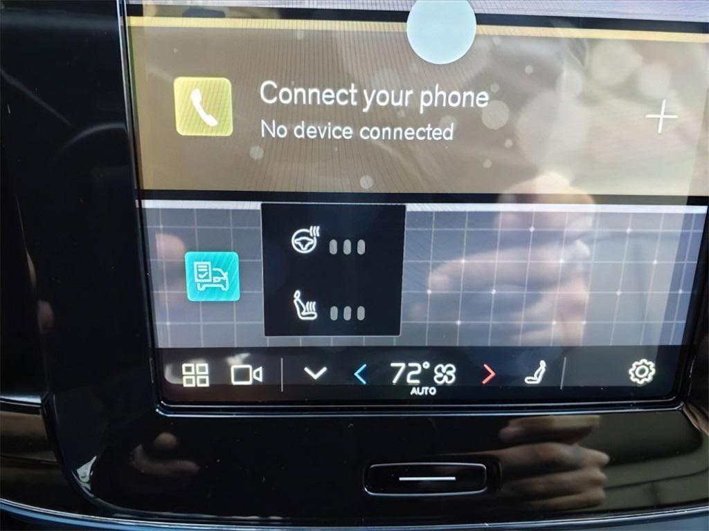 new 2025 Volvo XC40 car, priced at $48,315