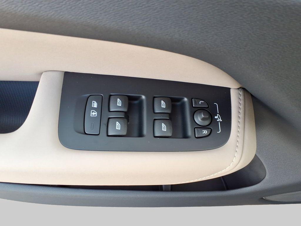 new 2026 Volvo XC60 car, priced at $54,985