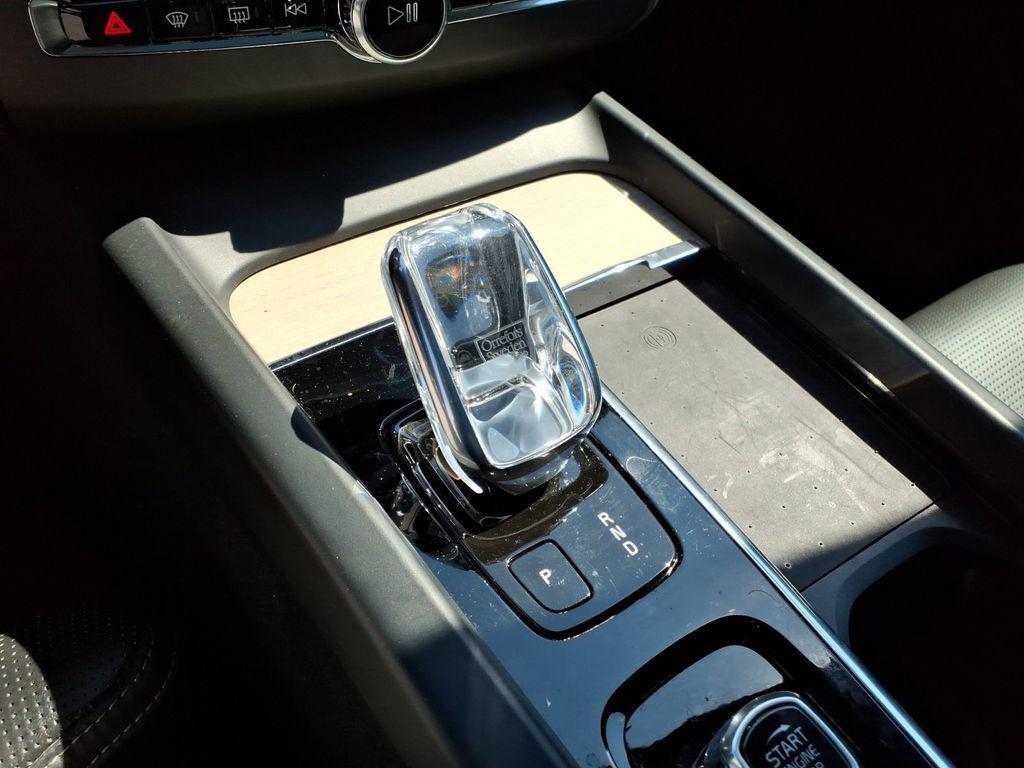 used 2022 Volvo XC60 car, priced at $38,911