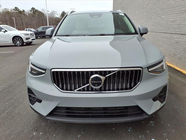 new 2025 Volvo XC40 car, priced at $47,315