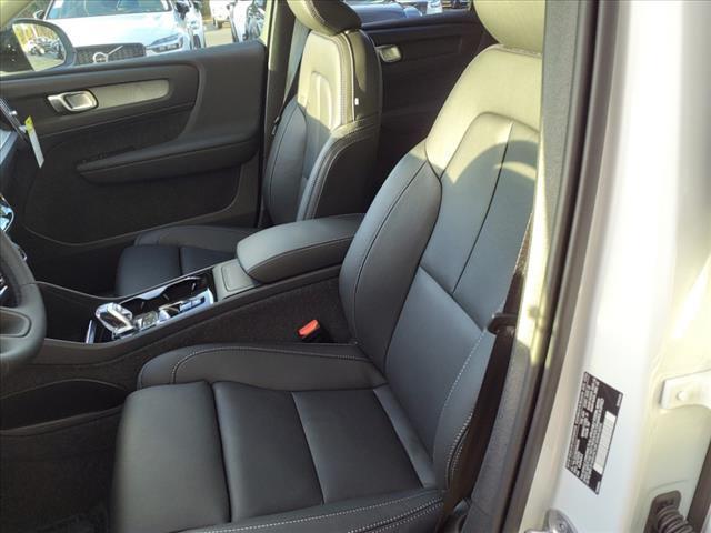 new 2025 Volvo XC40 car, priced at $48,790